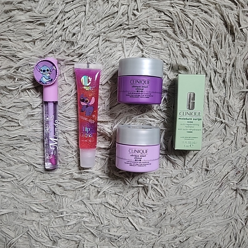 Beauty Bundle Clinique Lips Moisture Surge 100H Stitch Lip Gloss Resculpt ✨️💫